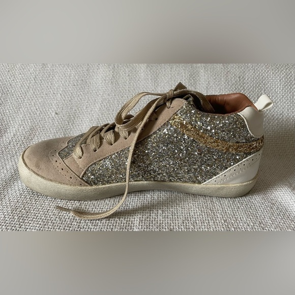 Mi.iM light gold sneakers with pink heart - Picture 4 of 12